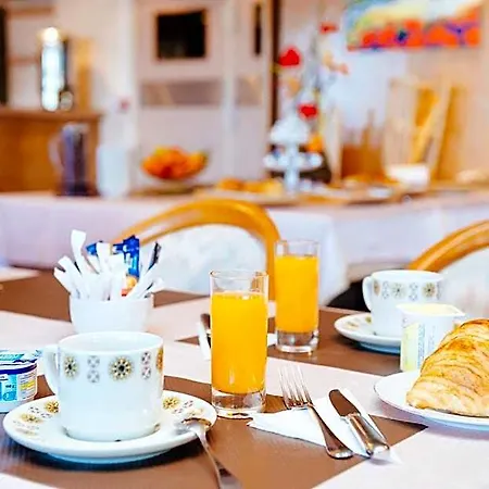 Otel Des Pins 3*
