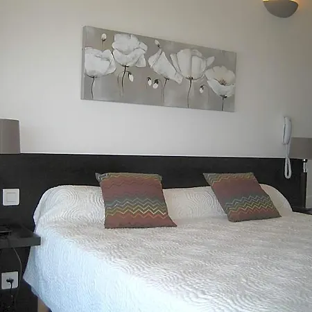 Otel Des Pins 3*