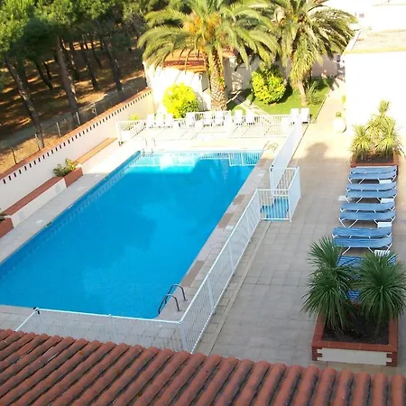 Des Pins Otel
